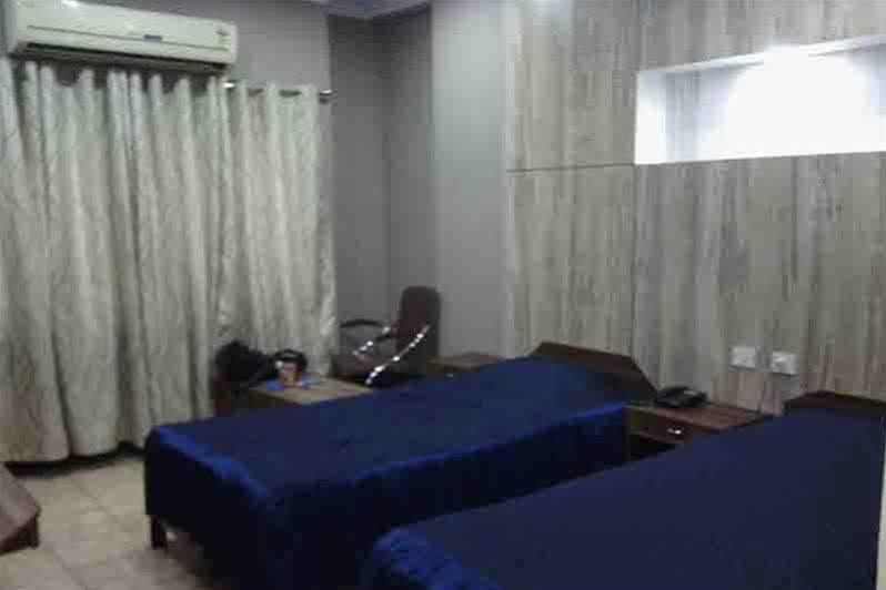 Hotel Blue Moon กูวาฮาติ ภายนอก รูปภาพ